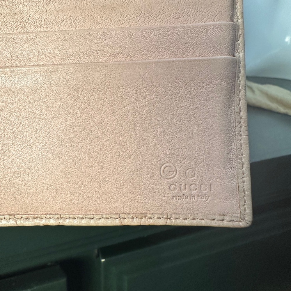 Gucci Guccisima Blush Embossed Wallet - Picture 8 of 11